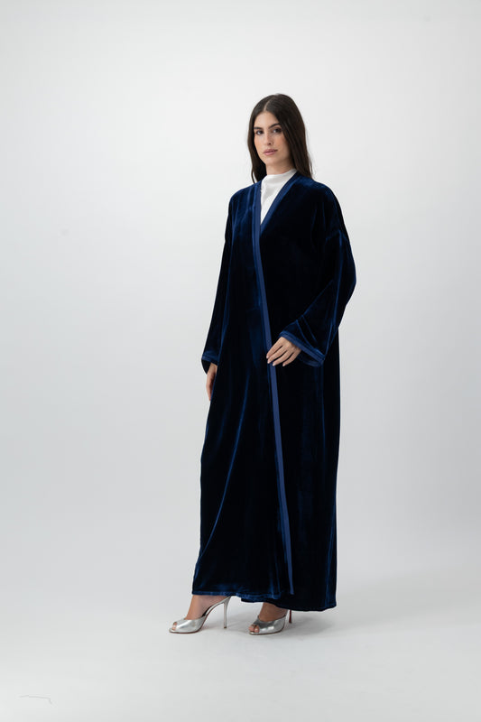 Velvet bisht abaya in Blue by GREI