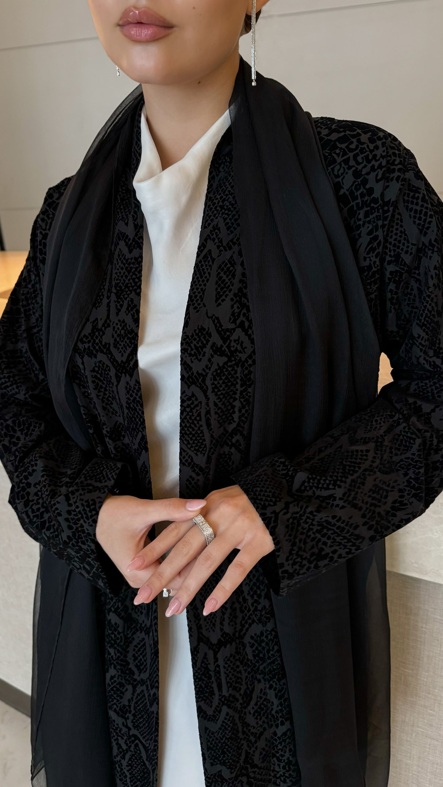 Scale Velvet - Black