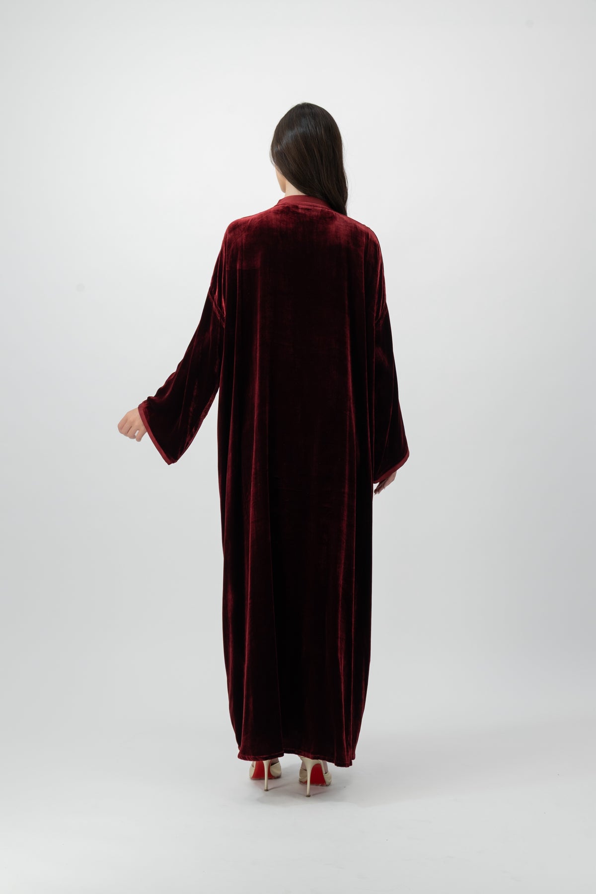 Velvet bisht abaya in Burgundy by GREI