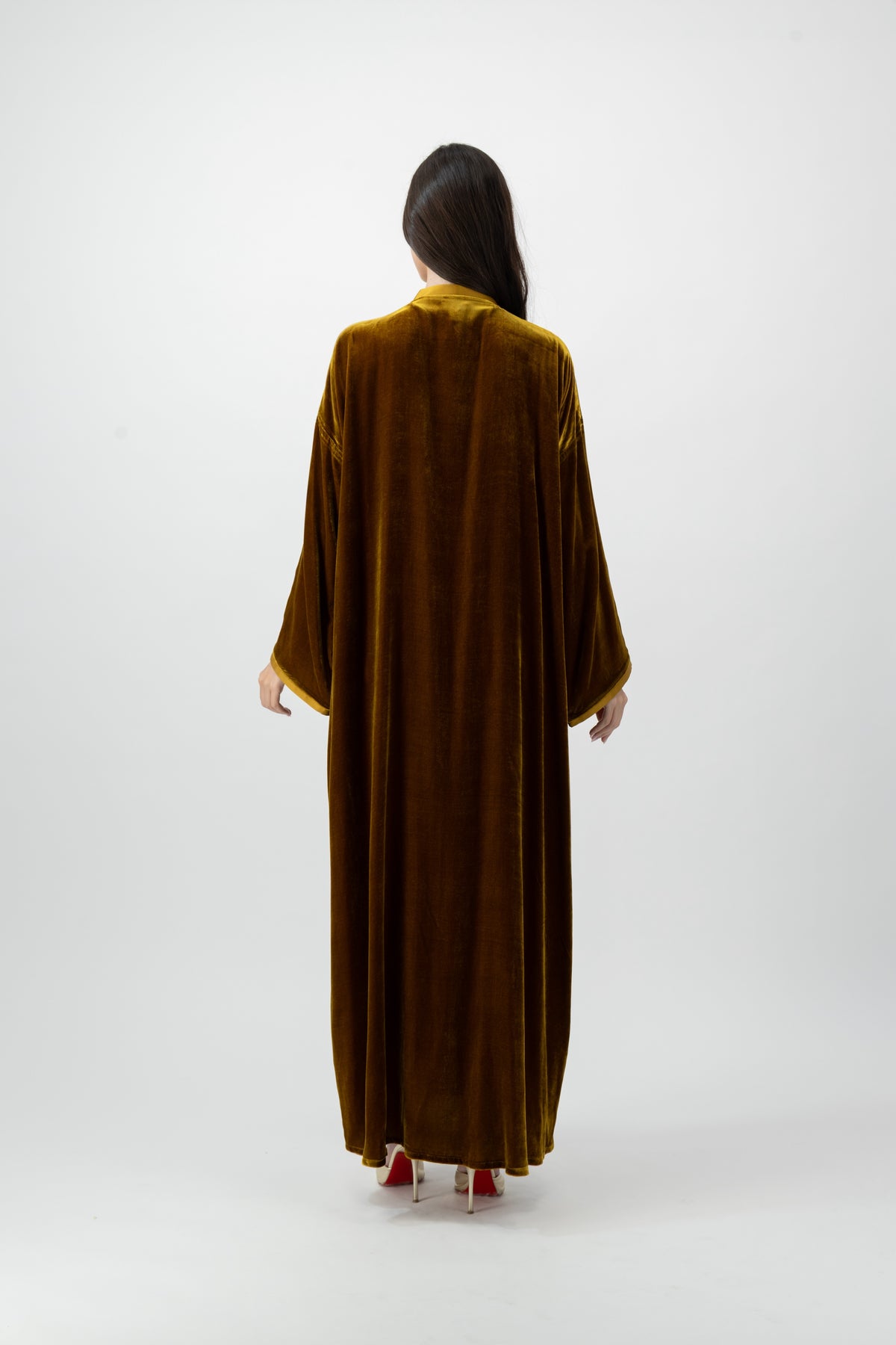 Velvet bisht abaya in Mustard by GREI