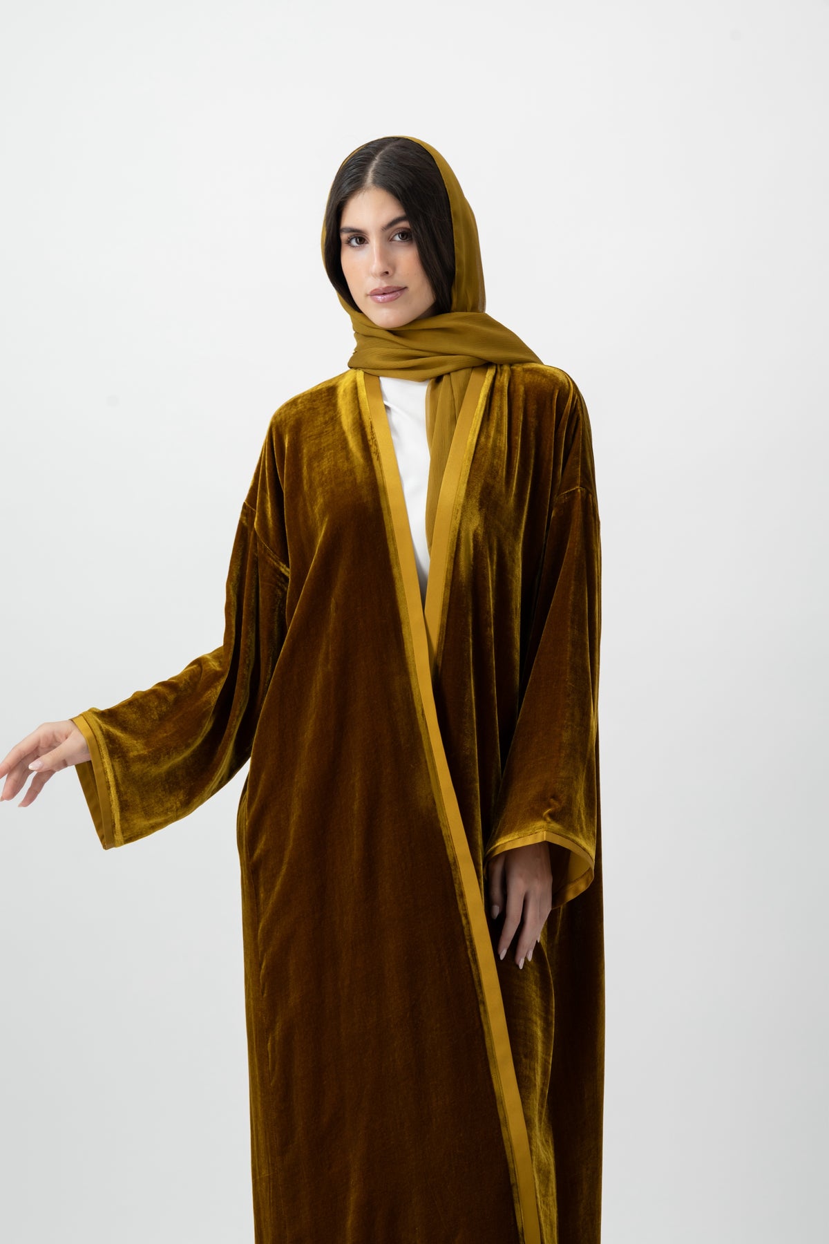 Velvet bisht abaya in Mustard by GREI