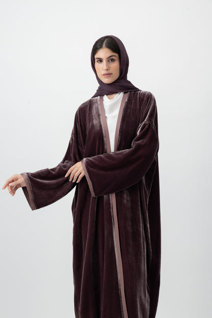 Velvet bisht abaya in Pink by GREI
