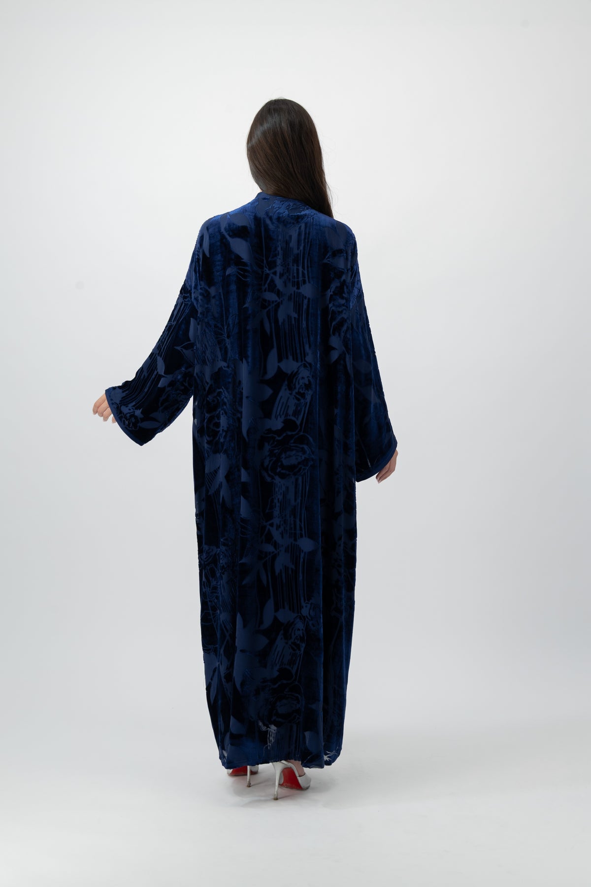 Bloom velvet bisht abaya in Navy by GREI
